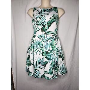 TAYLOR Dress Fit & Flare Sleeveless Size 10 Green Tropical Print with Pockets